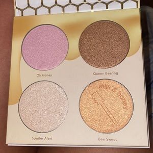 Beauty Bakeries milk & honey highlighter pallete